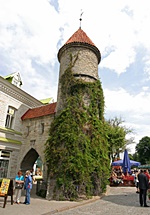 旧市街の入口ヴィル門