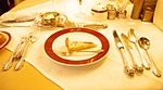 夕食（フランス料理コース・冬）のご紹介。まずはアミューズ・グールオニオンとベーコンのタルト
