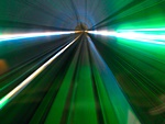 いままさに青函トンネルの中心（最低地点）を通過中。緑のランプのところが最低点。（スーパー白鳥号車内より撮影）