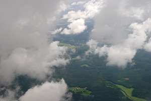 雲間の大地