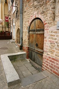 木製の扉