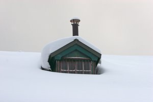 雪をかぶった煙突