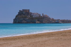 地中海に浮かぶ砦